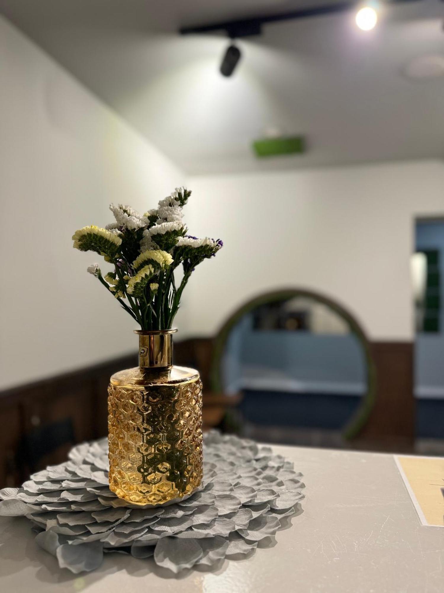 Naap Hotel Valencia Bagian luar foto
