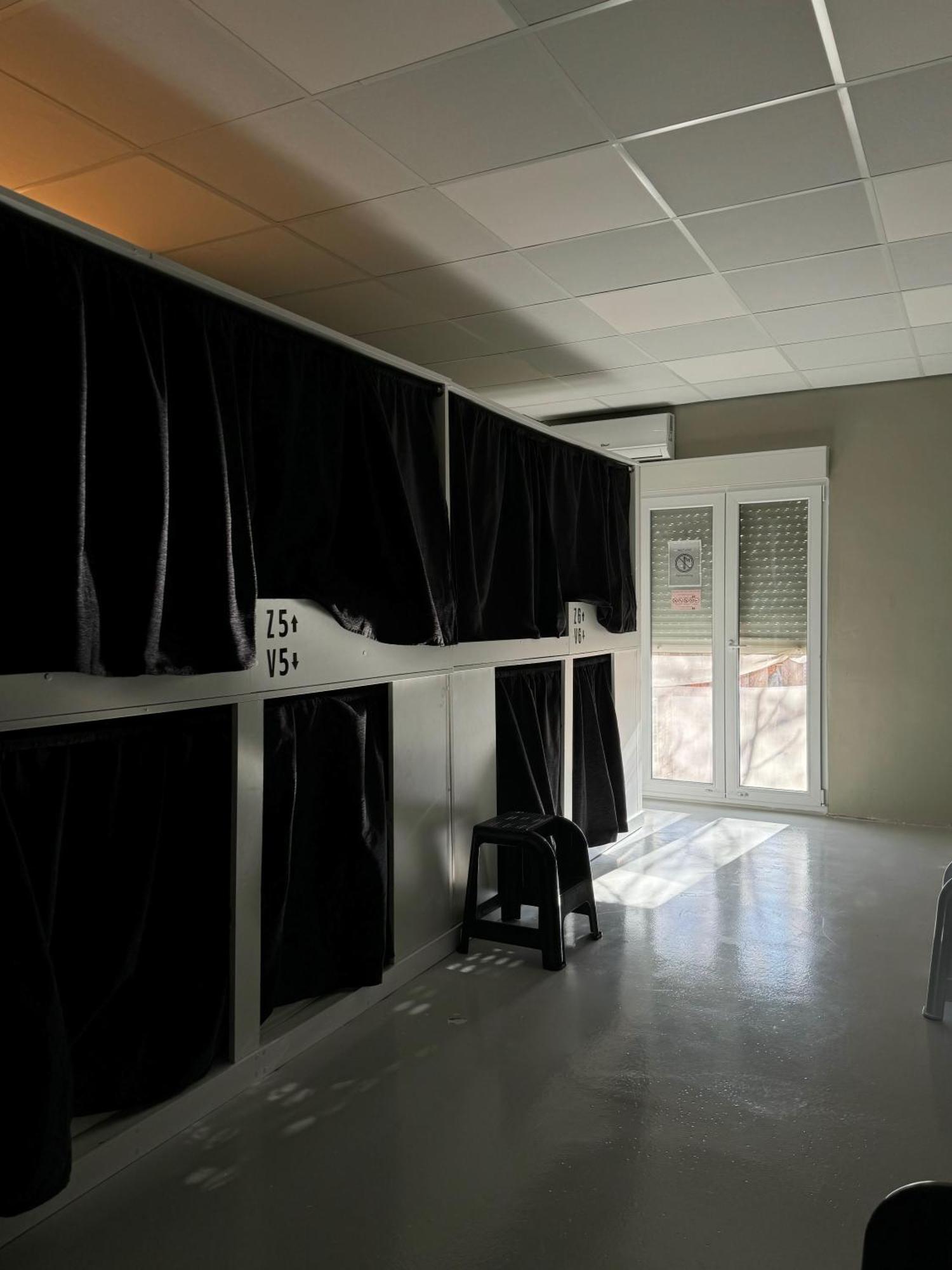 Naap Hotel Valencia Bagian luar foto
