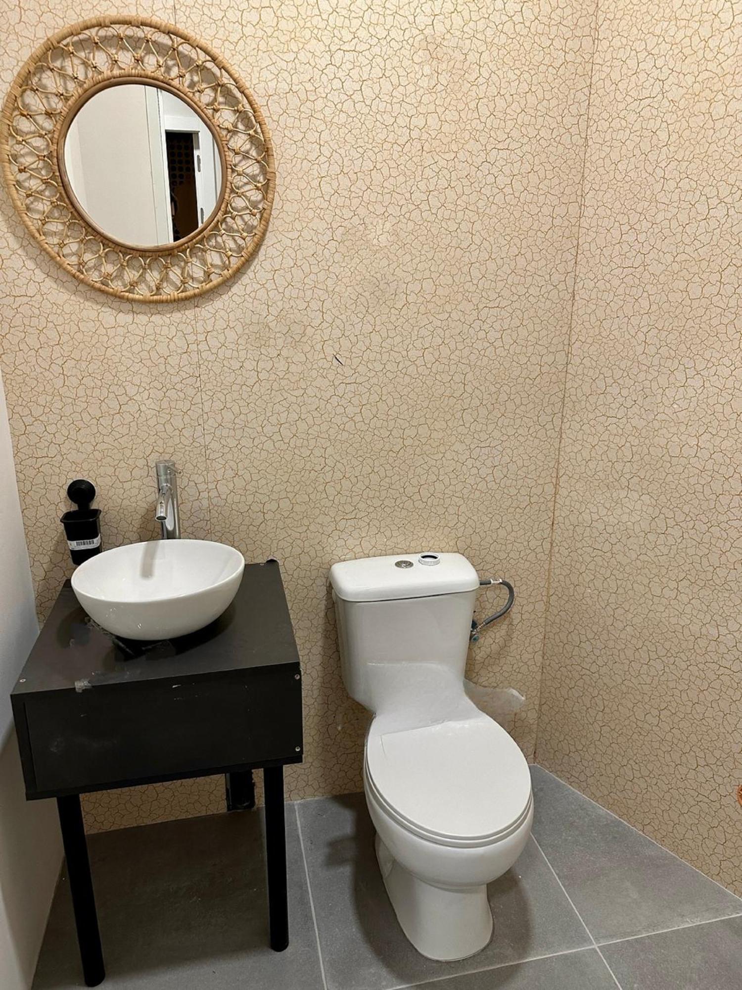 Naap Hotel Valencia Bagian luar foto